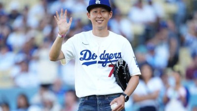 ‘다저스 7번’ 손흥민, 시구도 ‘완벽 스트라이크’